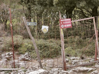 17152692899131.jpg (556.34 KiB) 11550 mal betrachtet Sperrung von Ammoudari kommend