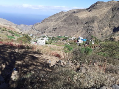 eines der vielen Täler an der Nordküste